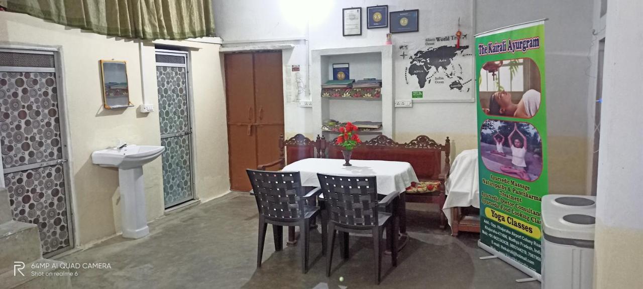 Hostel Buddha Khajurāho Extérieur photo